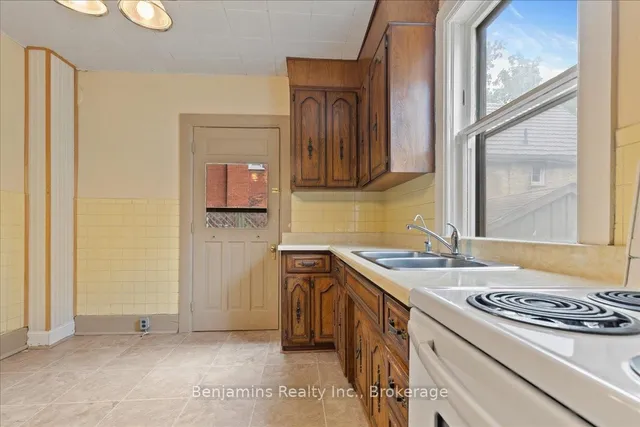 Additional image 15 of 64 Lancaster St