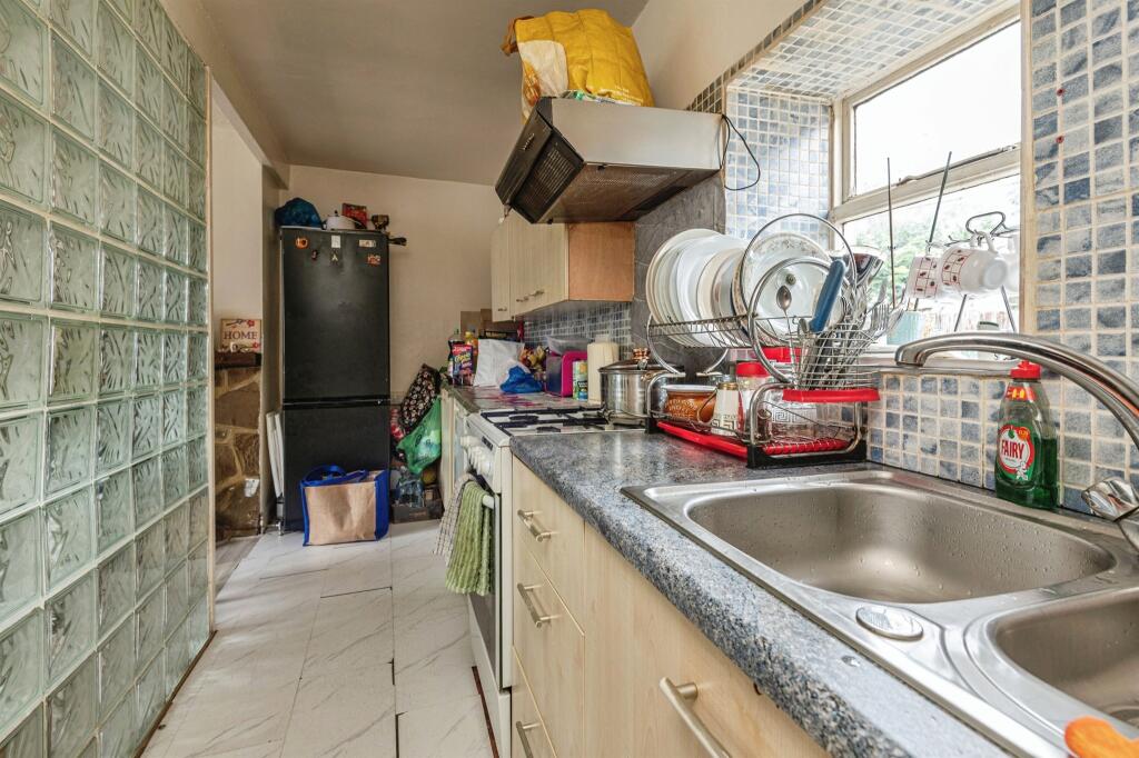 Additional image 5 of Parratt Row, Bradford