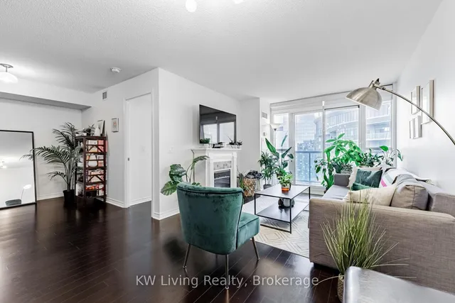Additional image 12 of 19 Grand Trunk Cres Unit #3903