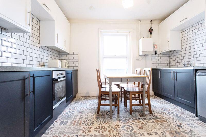 Additional image 13 of Five Bedroom Flat, Bills Included