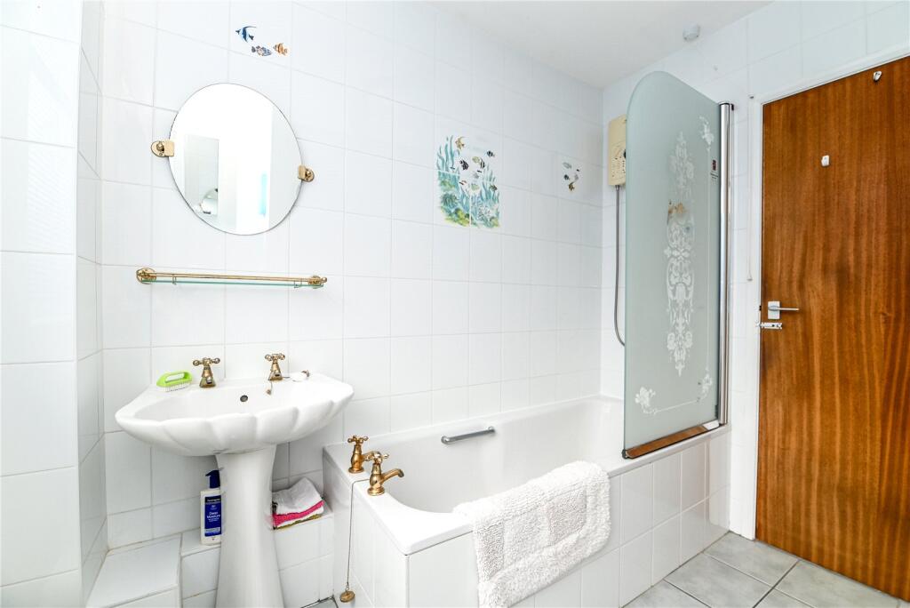 Additional image 6 of White Horses, Marine Drive, Barton on Sea, Hampshire, BH25