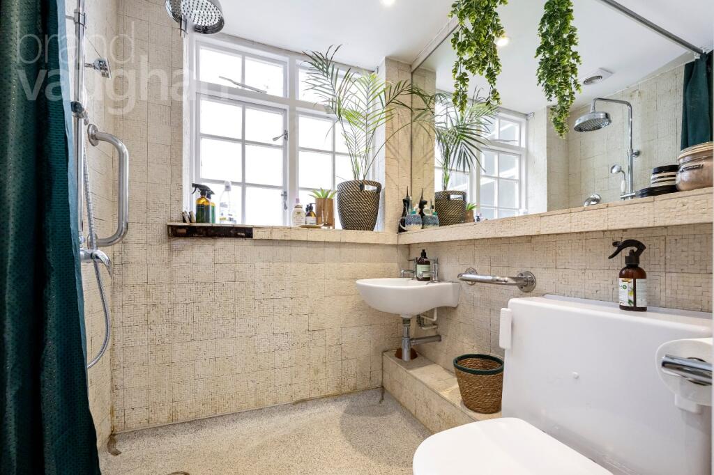 Additional image 14 of Lewes Crescent, Brighton, BN2