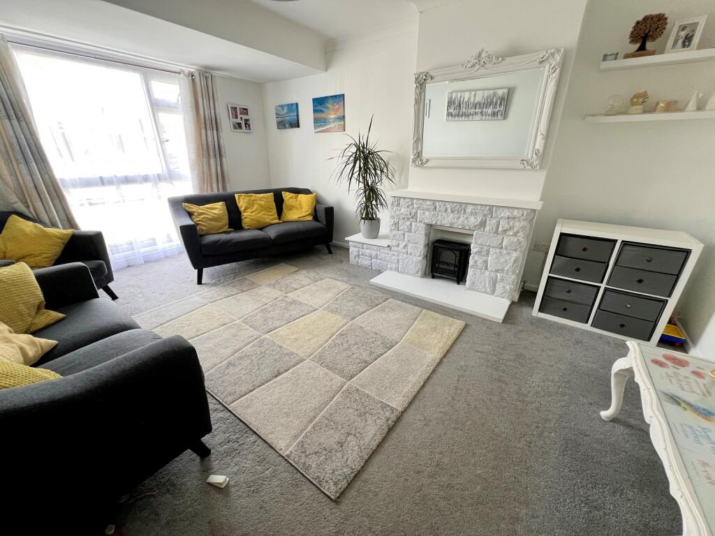 Additional image 5 of White Knights, Barton On Sea, New Milton, Hampshire. BH25 7HA