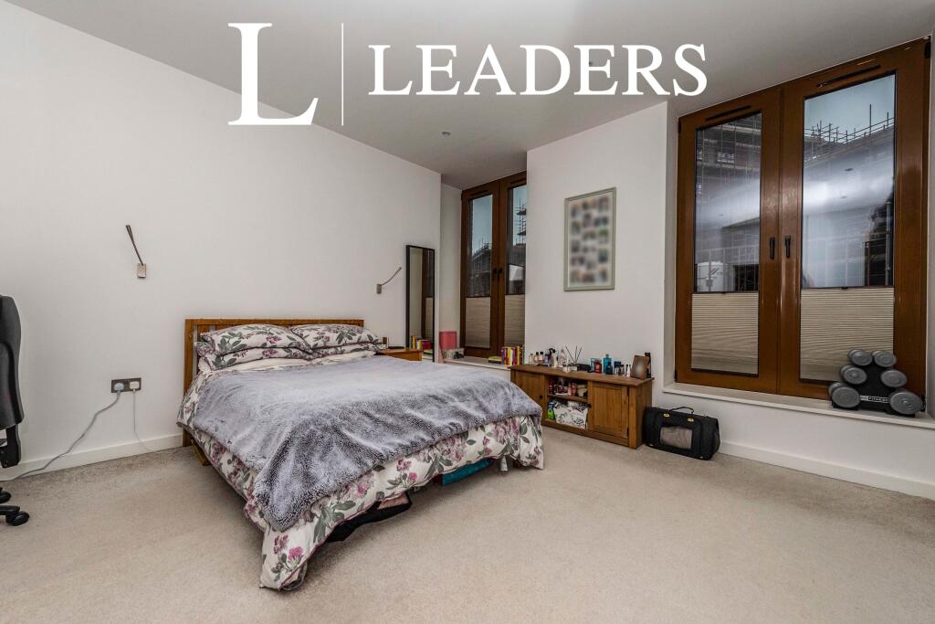 Additional image 4 of Ziggurat House