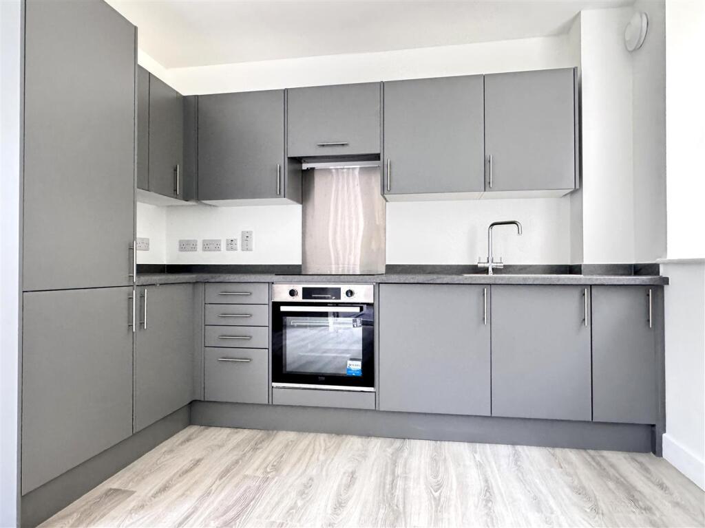 Additional image 7 of Hartington Place, Eastbourne BN21 3BG