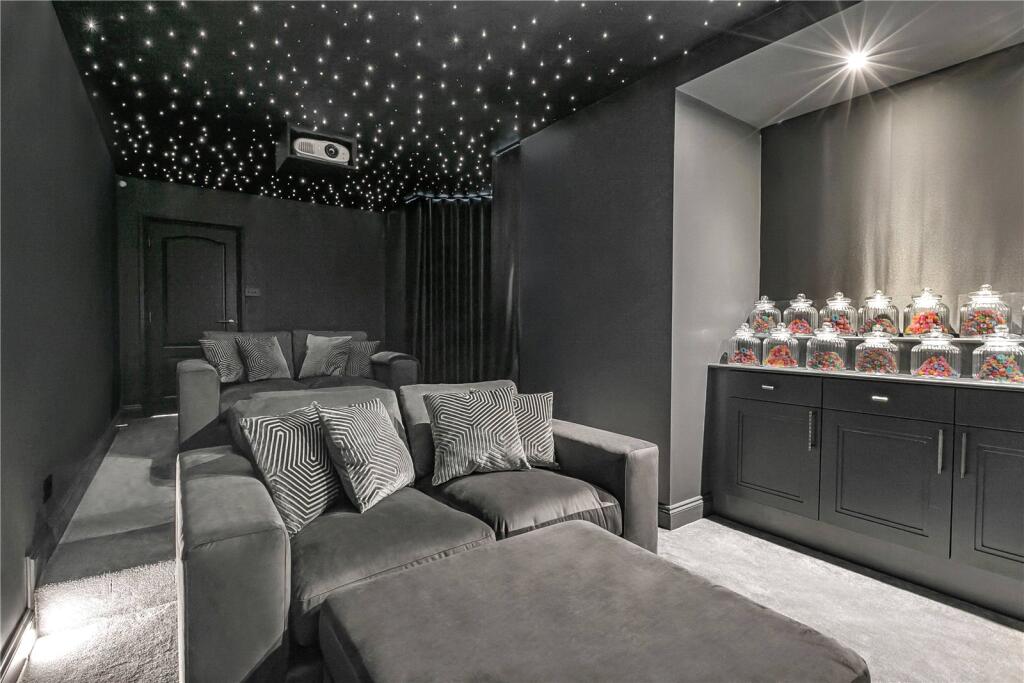 Additional image 32 of Brookmans Avenue, Brookmans Park, AL9