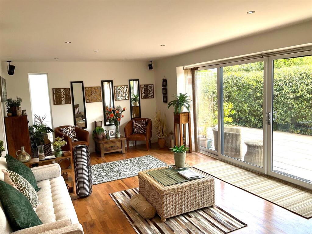 Additional image 12 of Riverbank, Wick Lane