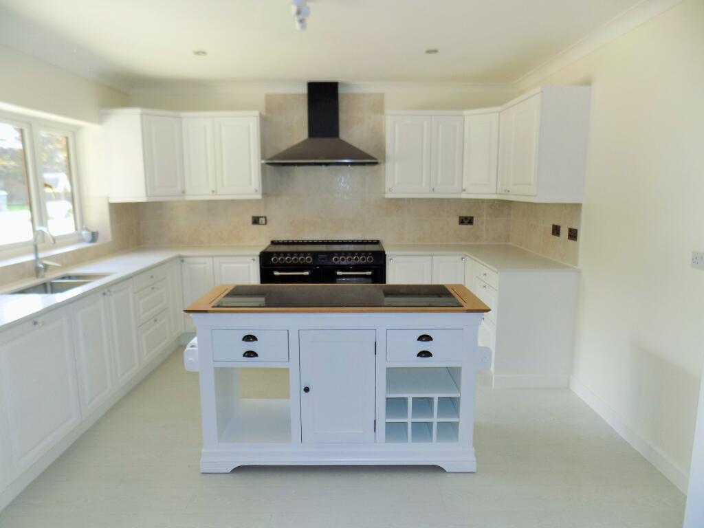 Additional image 4 of Matchams