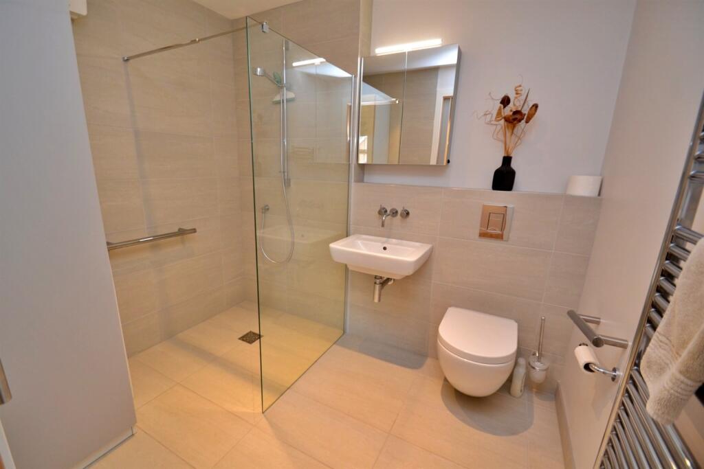 Additional image 22 of Broadstone