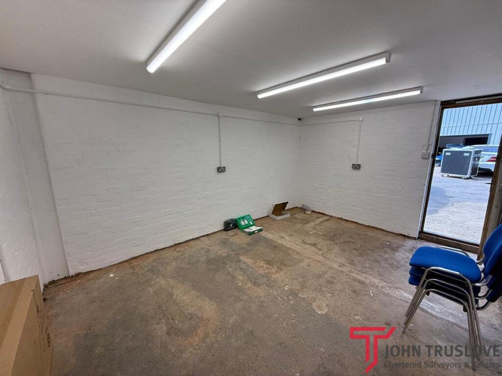 Additional image 3 of Unit 16, Earlswood Business Park, Solihull, B94 5EW