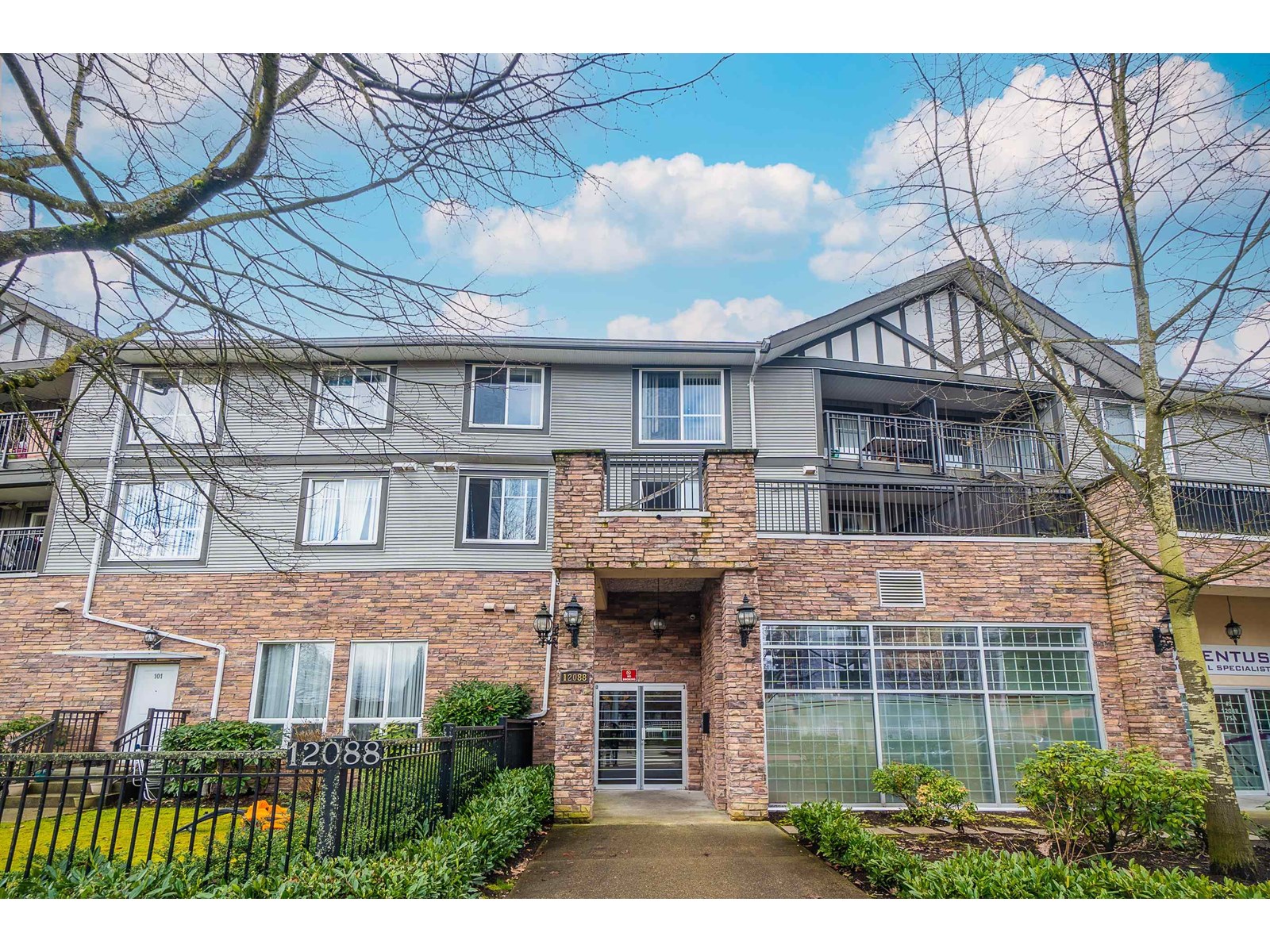 312 12088 75A AVENUE|Surrey, British Columbia V3W1Y4