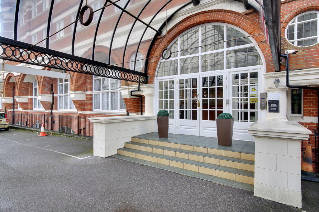 Owls Road, Bournemouth, BH5 1AP