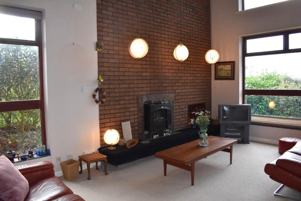 Additional image 5 of 4 or 5 Bedrooms - Riding Gate, Harwood