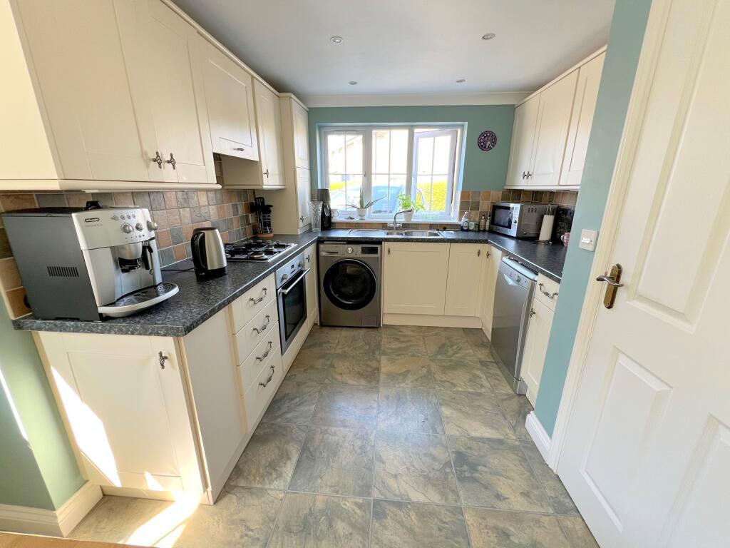 Additional image 4 of Yew Lane, New Milton, Hampshire. BH25 5BA