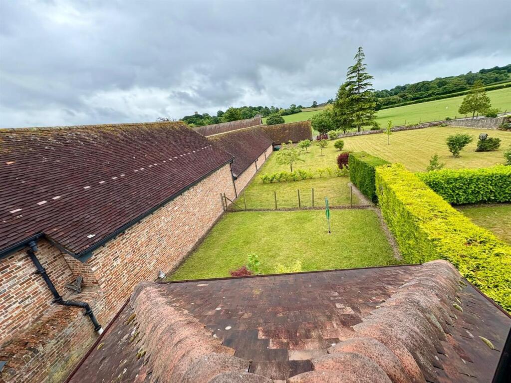 Additional image 15 of Horton