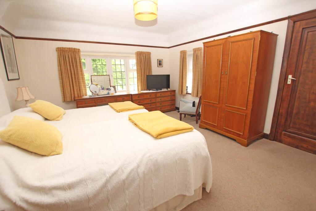 Additional image 8 of Park Avenue, Eastbourne, BN22 9QN