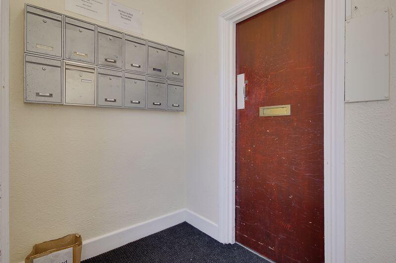 Additional image 4 of Flat 11 Warwick Glen - tylish One-Bedroom Furnished Flat in Prime Bournemouth Location