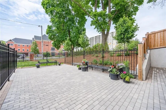 Additional image 32 of 399 Queen St Unit 313