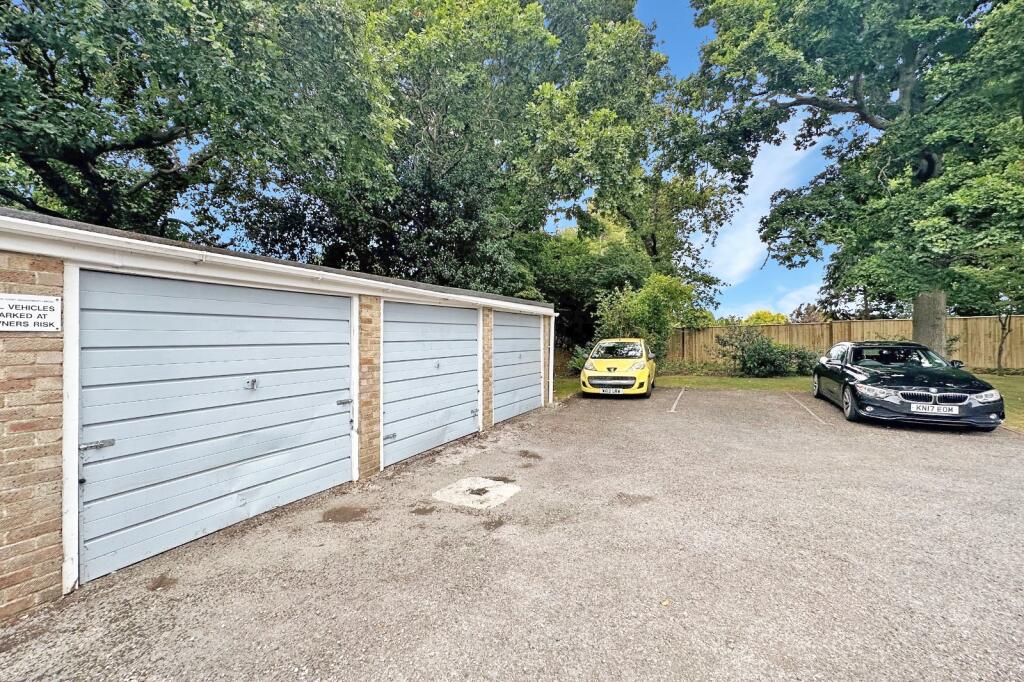 Additional image 9 of Osborne Road, New Milton, Hampshire. BH25 6AB