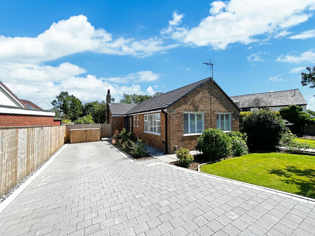 Dobb Brow Road, Westhoughton, BL5
