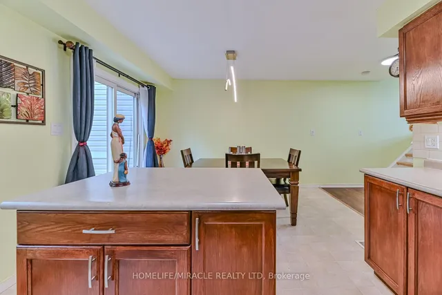 Additional image 23 of 110 Activa Ave Unit E-31