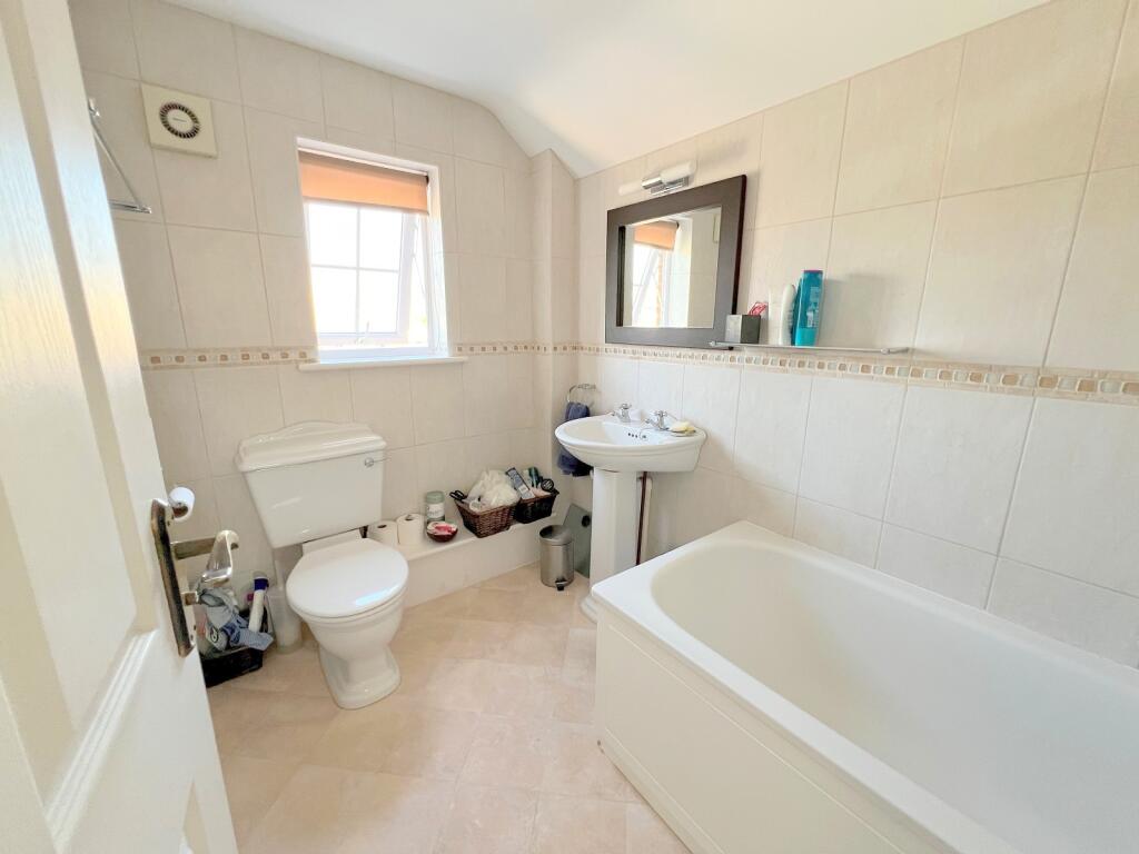 Additional image 11 of Yew Lane, New Milton, Hampshire. BH25 5BA