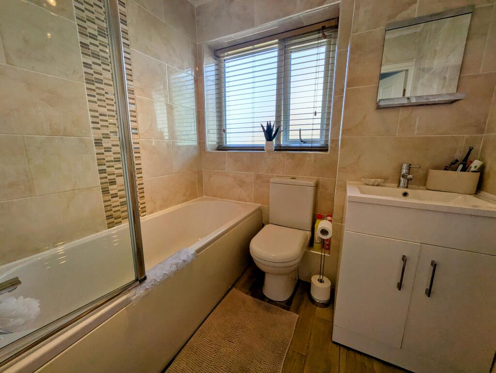 Additional image 18 of Fairway Walk, Bradford, BD7