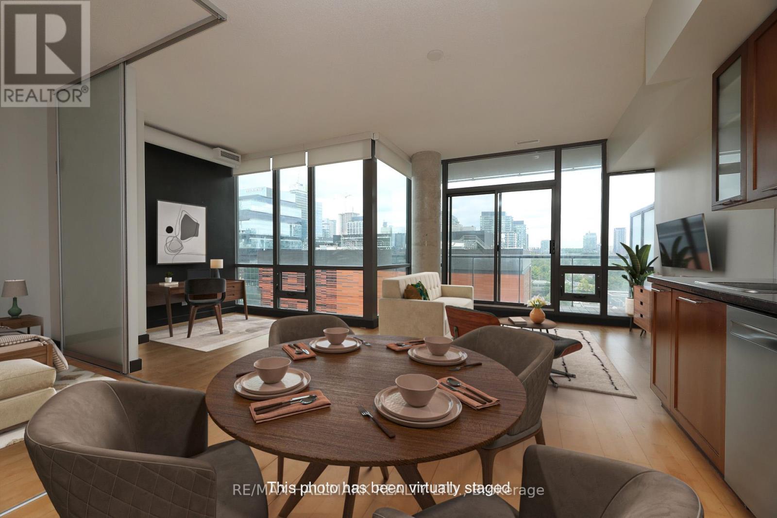 817 - 33 MILL STREET|Toronto (Waterfront Communities), Ontario M5A3R3