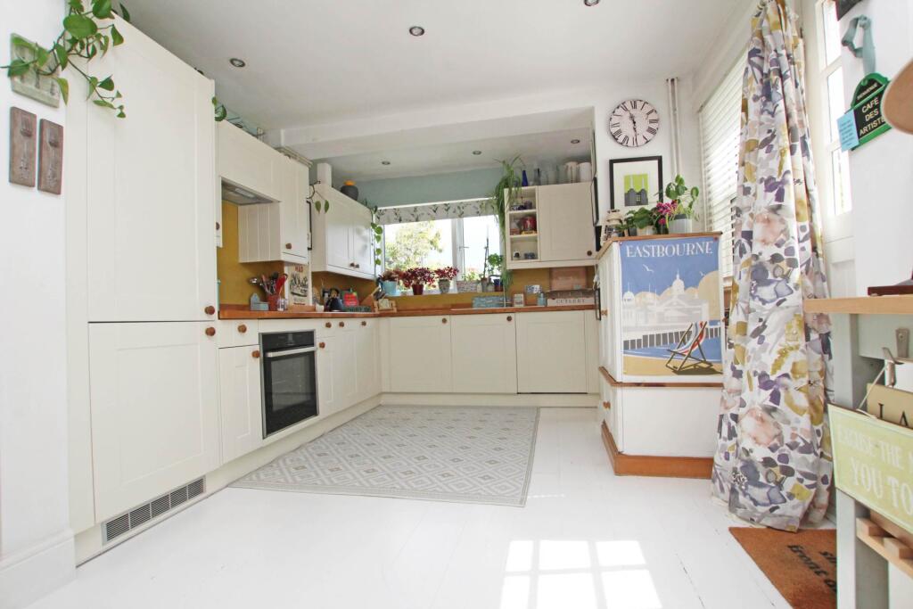 Additional image 16 of Vicarage Road, Eastbourne, BN20 8AT