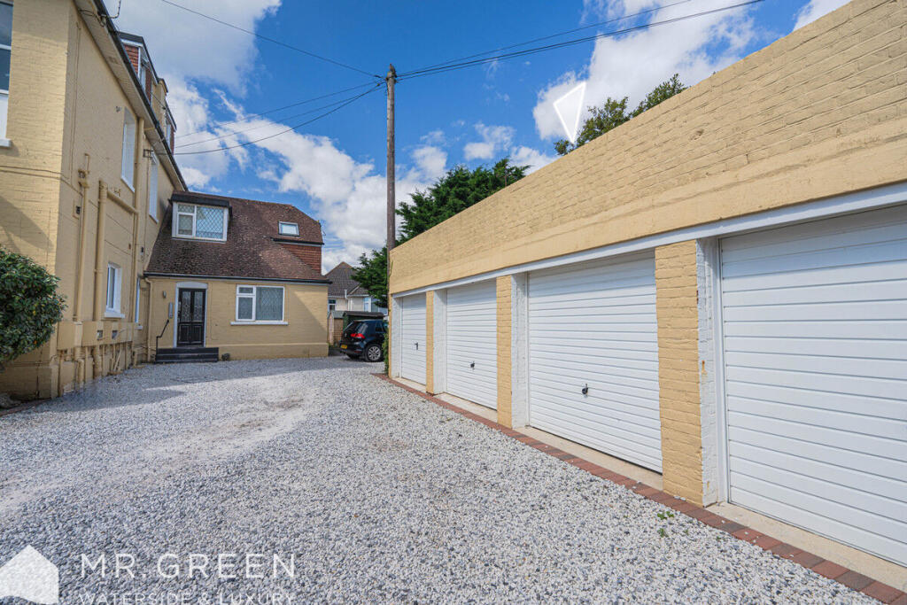 Additional image 15 of Sandy Bank, 39 Southbourne Overcliff Drive, Southbourne. BH6 3PL