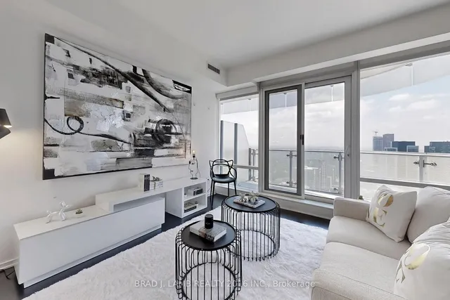 Additional image 3 of 1 Bloor St Unit 3903