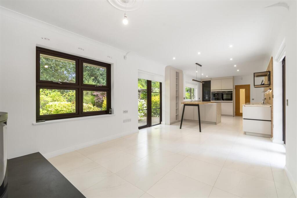 Additional image 15 of Endwood Drive, Little Aston Park