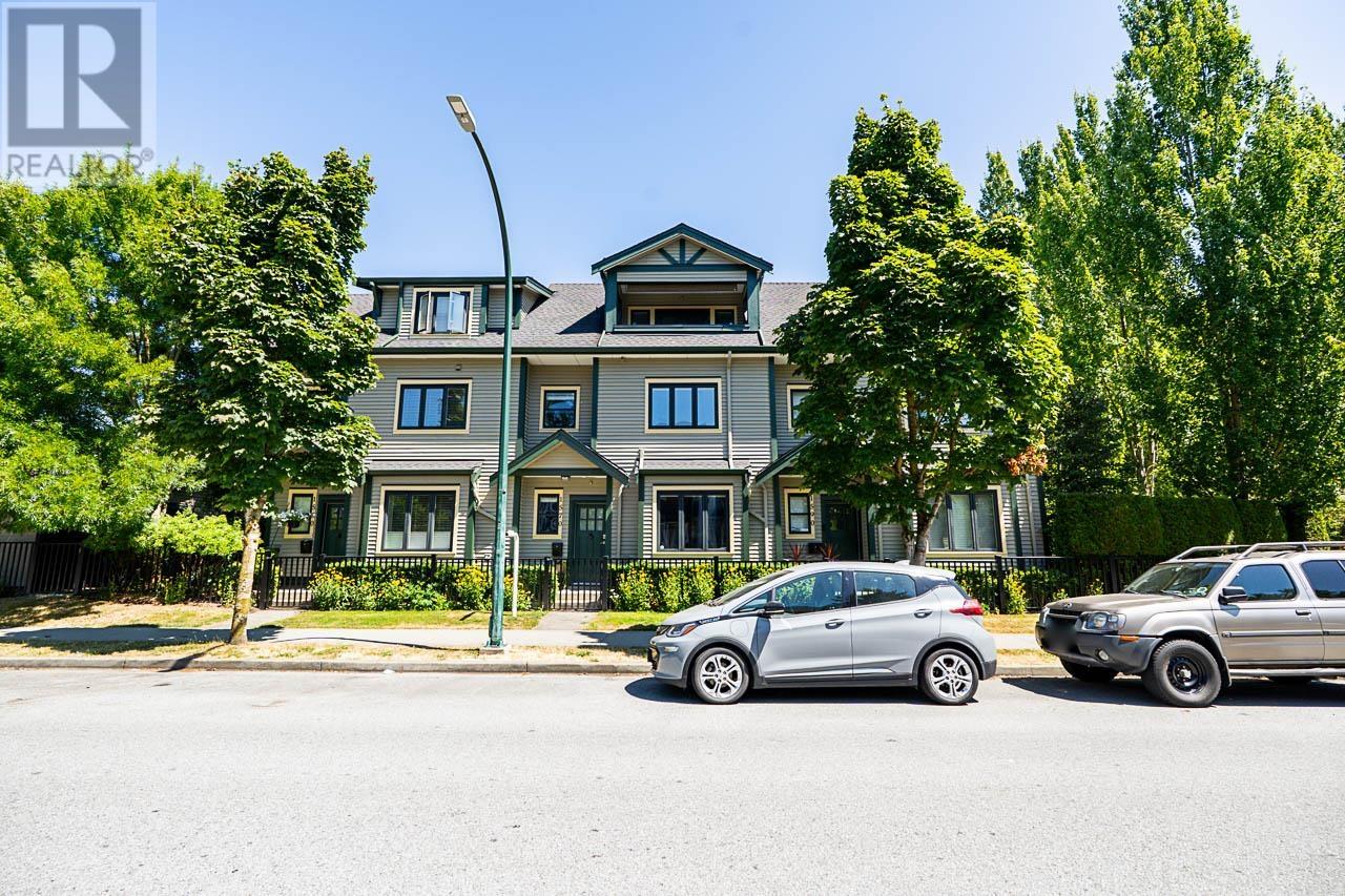 1570 COTTON DRIVE|Vancouver, British Columbia V5L3V2