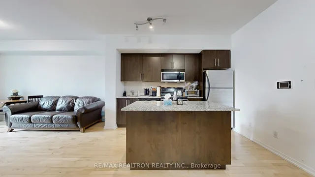 Additional image 17 of 55 Bremner Blvd Unit 1202