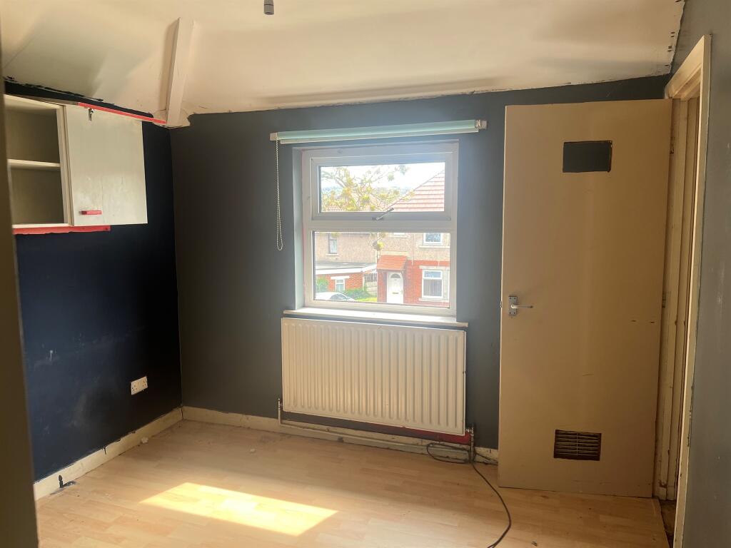 Additional image 7 of Oaks Lane, Bradford