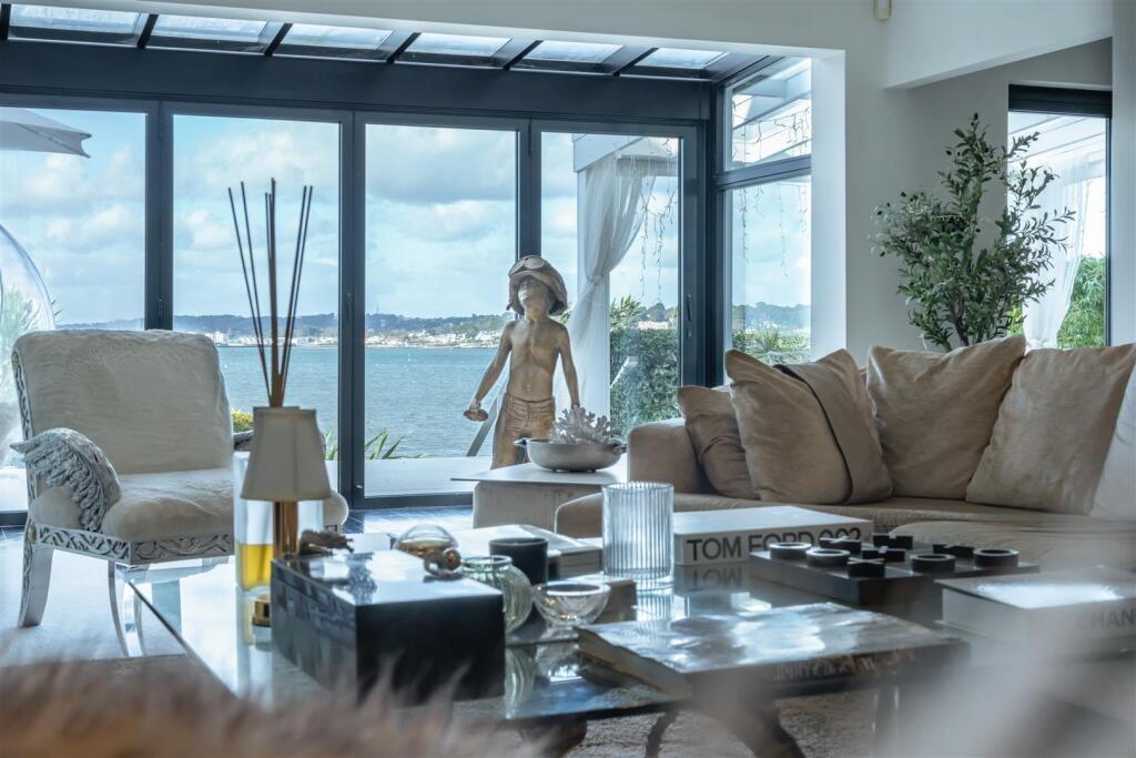 Additional image 7 of The Horseshoe, Sandbanks