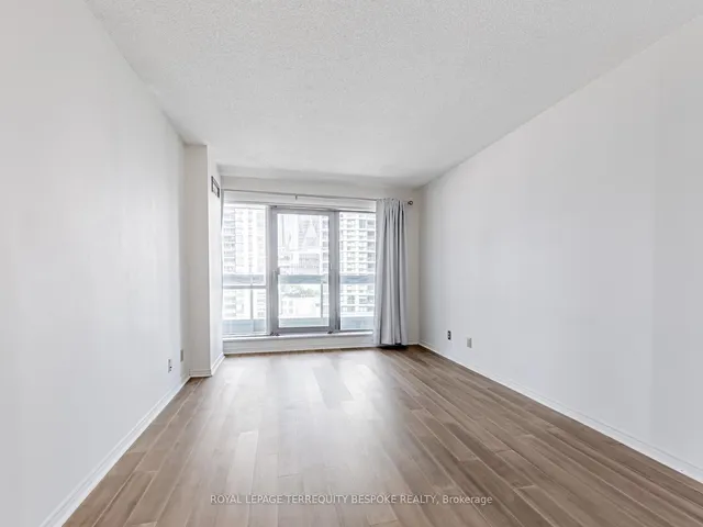 Additional image 21 of 10 Queens Quay Unit 811