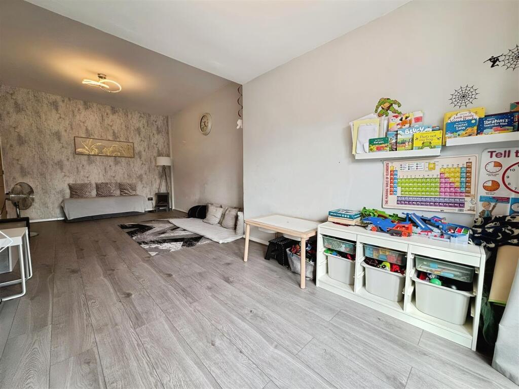 Additional image 5 of Duchy Avenue, Bradford, BD9 5ND