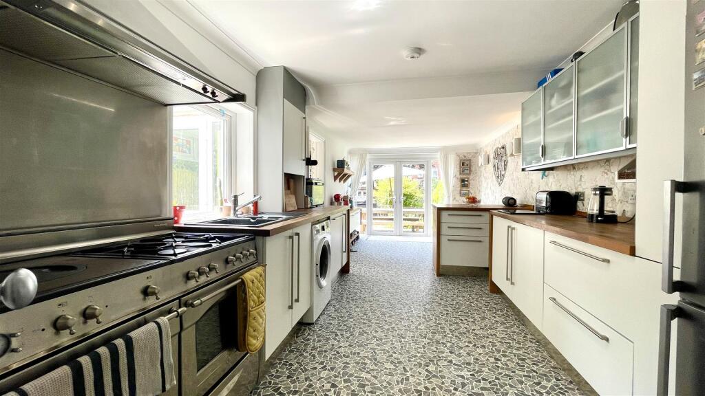Additional image 6 of Manor Road, Ringwood