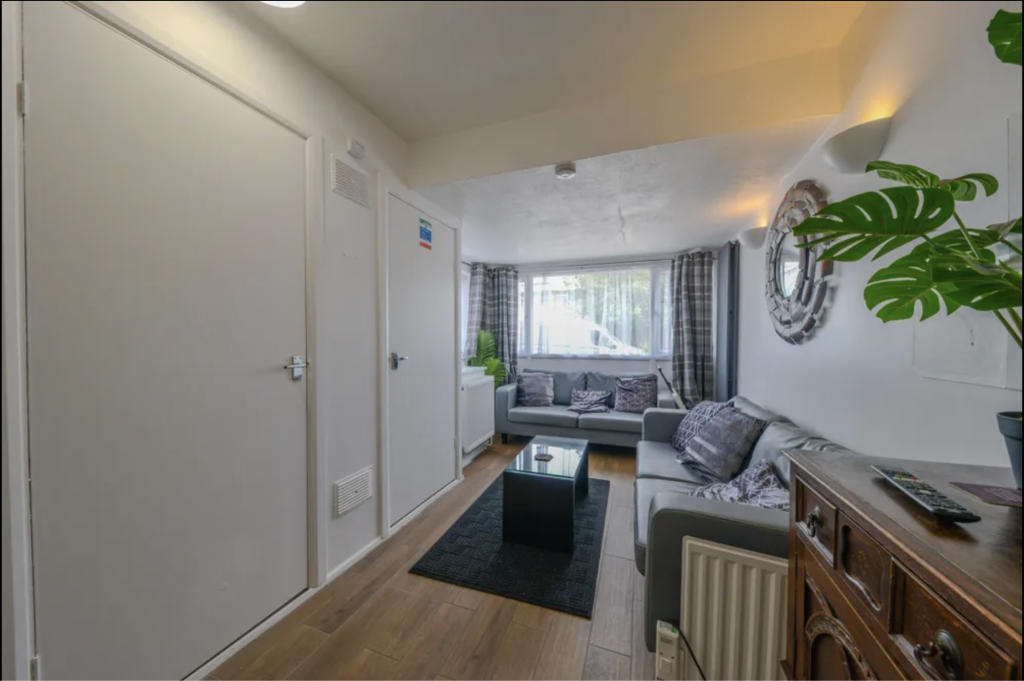 Additional image 4 of Room 1, Wood Close, Hatfield