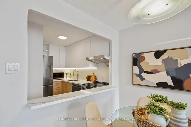 Additional image 11 of 914 Yonge St Unit 1604
