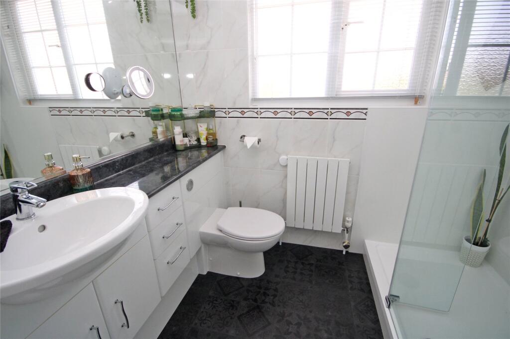 Additional image 12 of Everon Gardens, New Milton, Hampshire, BH25