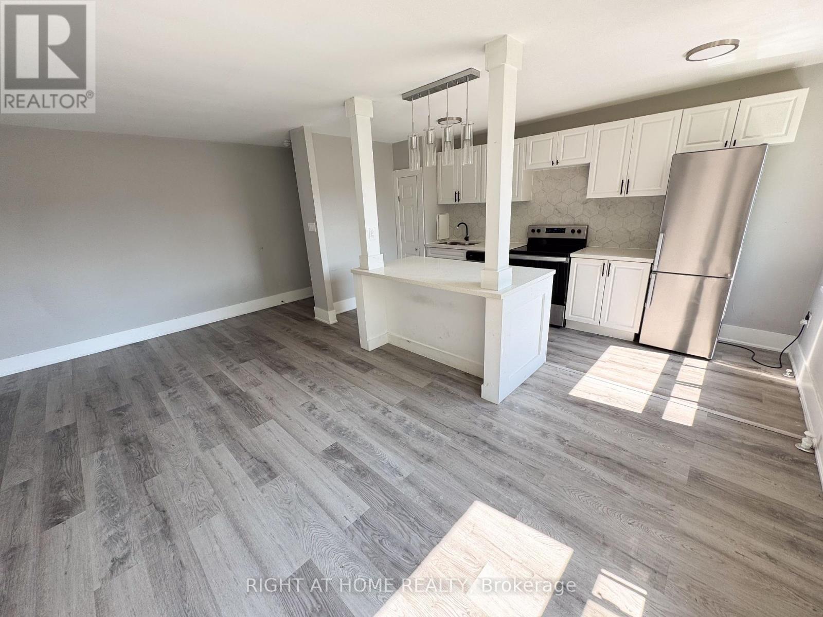 Property image for 306 - 896 EGLINTON AVENUE E|Toronto (Leaside), Ontario M4G2L2