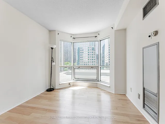 Additional image 24 of 10 Queens Quay Unit 811