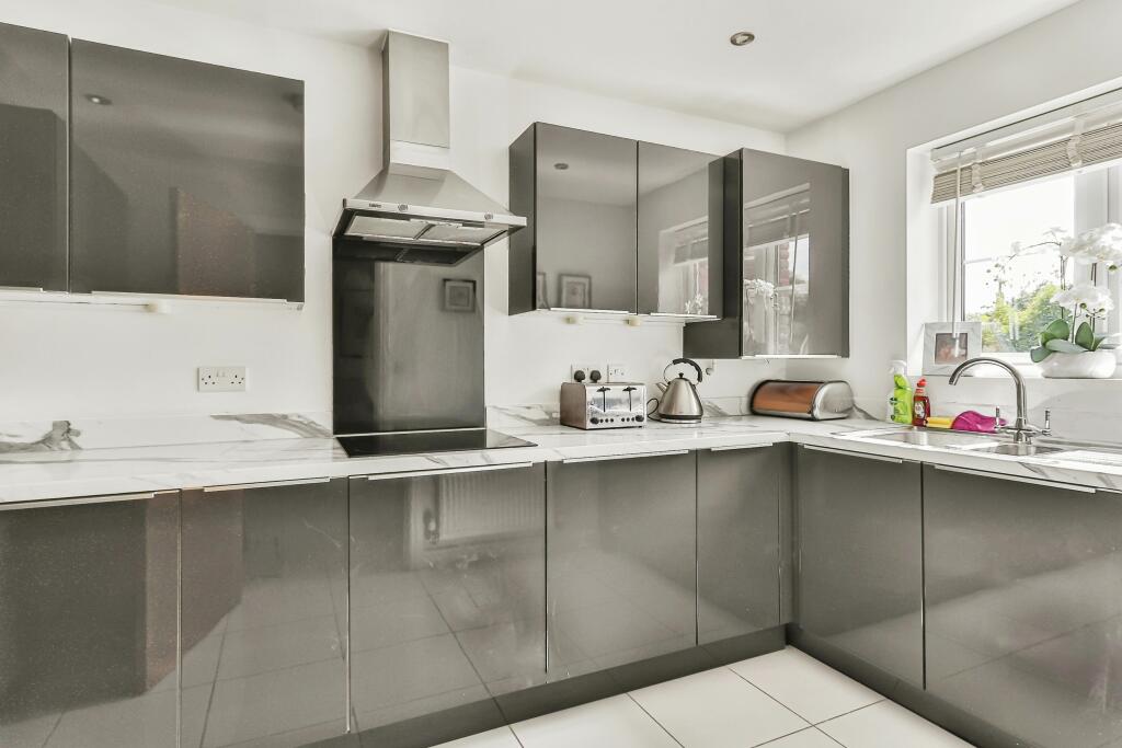 Additional image 4 of Uplands Gardens, BOURNEMOUTH, Dorset, BH8