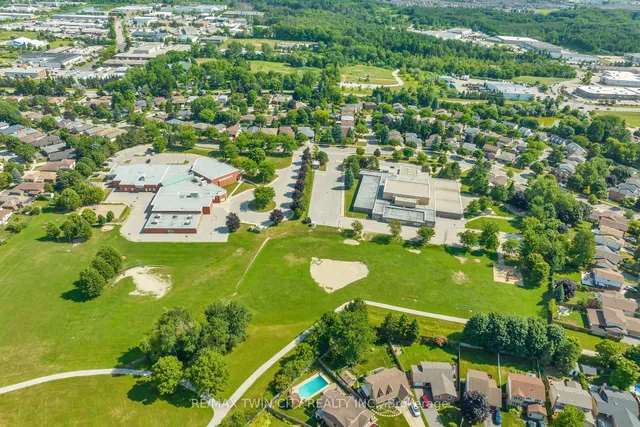 Additional image 31 of 28 Uxbridge Cres