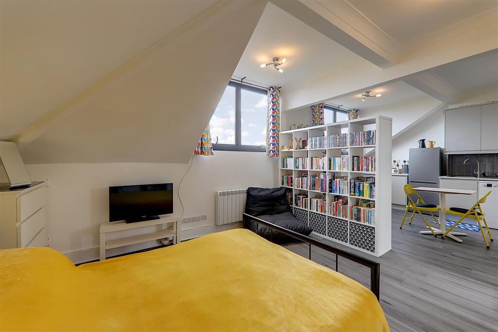 Additional image 3 of Farncombe Road, Worthing, BN11