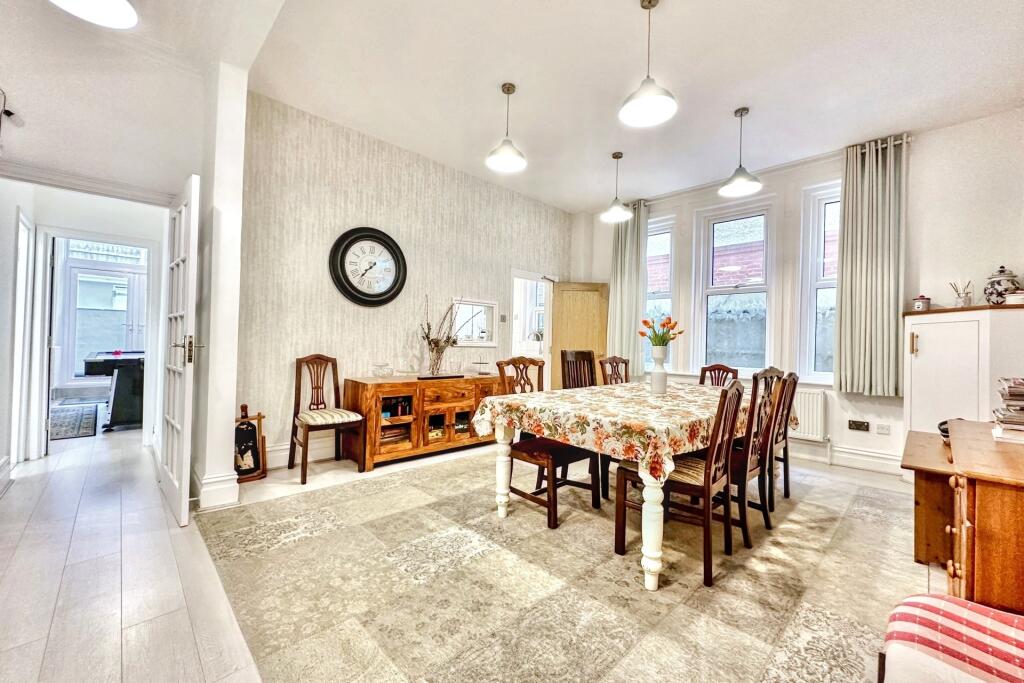 Additional image 3 of Alum Chine