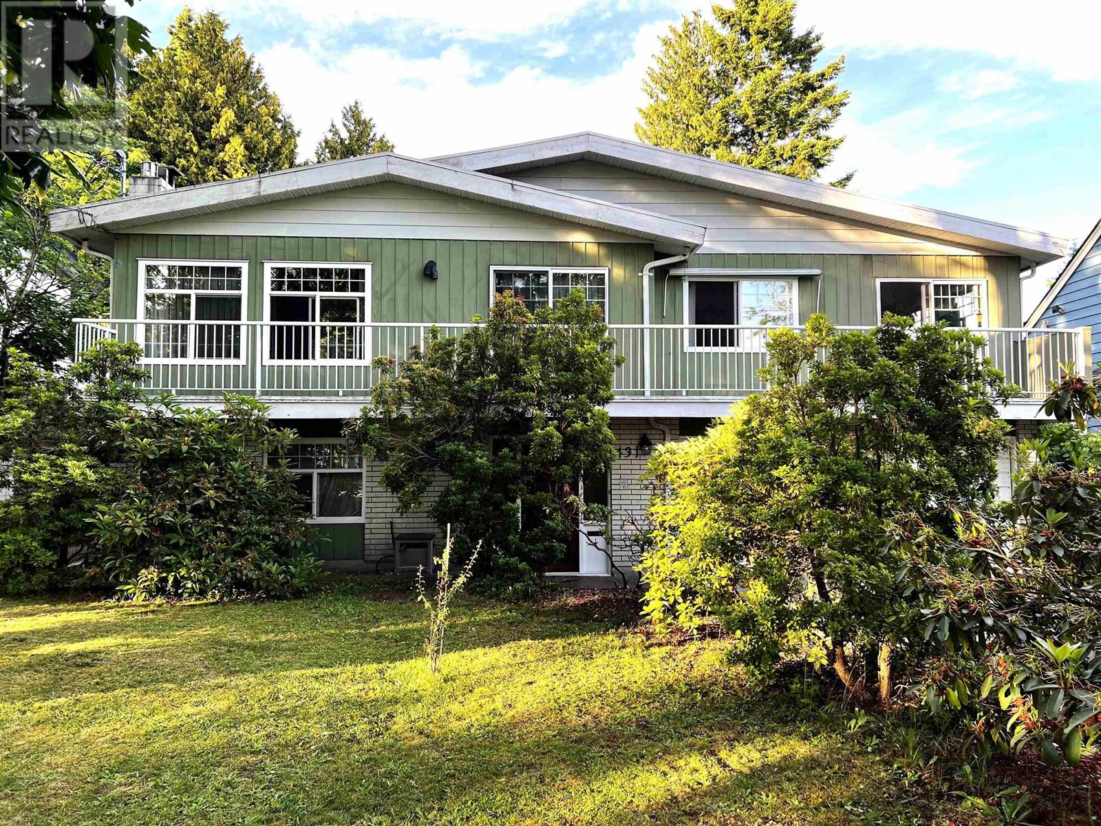 Top 431 FIFTH STREET|New Westminster, British Columbia V3L2X5