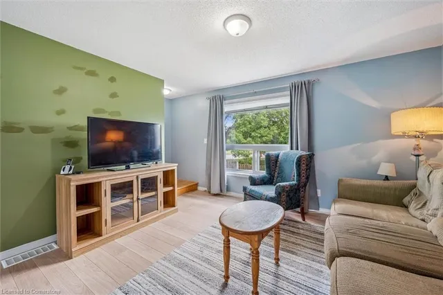 Additional image 14 of 23 Howe Dr Unit 8